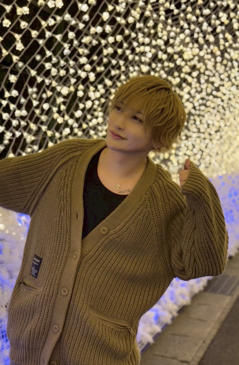 ocean_natsuki's tweet photo. 肌寒くなってきたね…

一緒に冬を過ごそうね？

#イルミネーション
#冬 https://t.co/VgoY4QbRxV