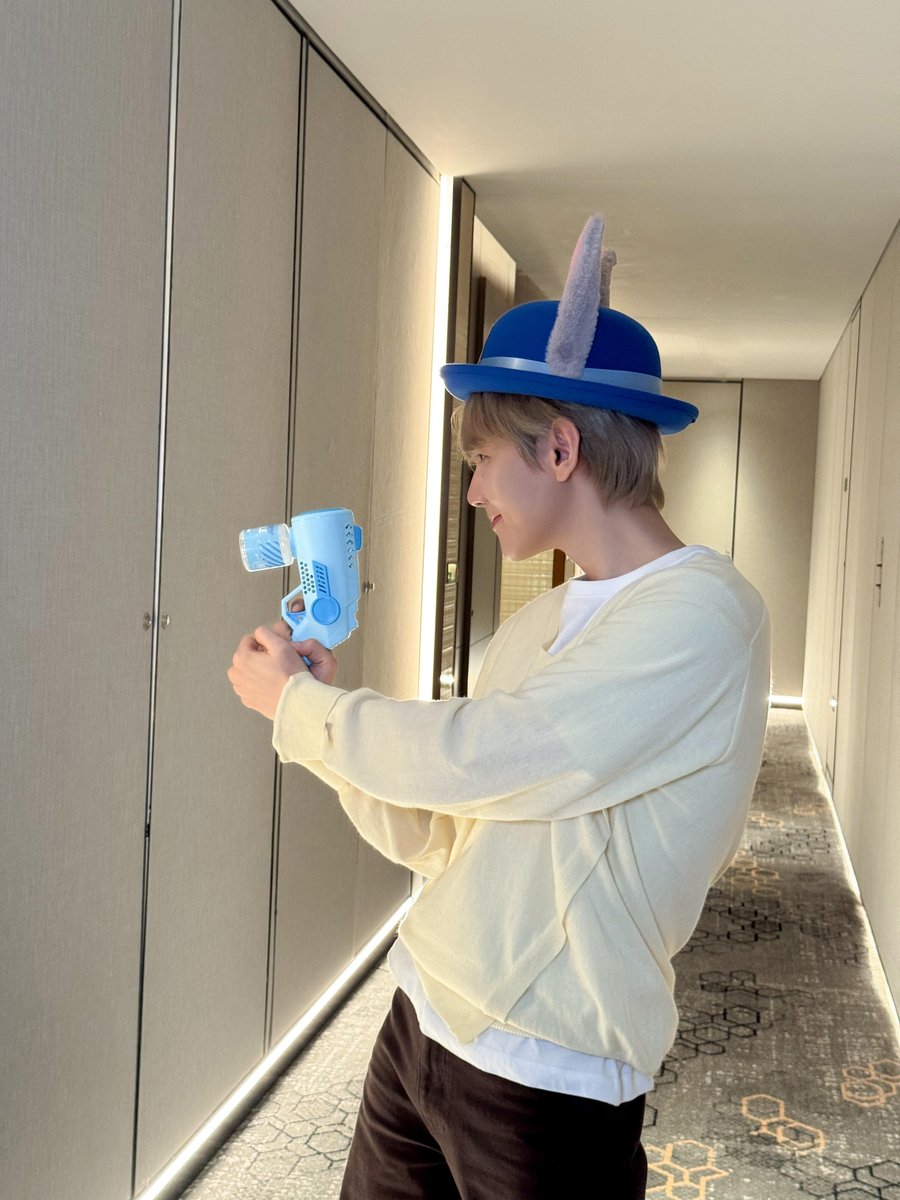 knockknock0408's tweet image. BAEKHYUN xhs