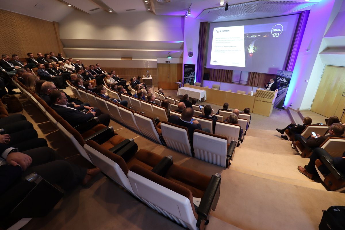 Kuljetuskuutiolla on parhaillaan menossa #Tavaraliikenteenajankohtaispäivä - ohjelmassa mm. #huoltovarmuus, vaihtoehtoiset polttoaineet, #kuljetusala'n säätely sekä yhden huippukiinnostavan raportin julkistus! 

Kannattaa pysyä kuulolla 👍

#logistiikka #SKALvaikuttaa