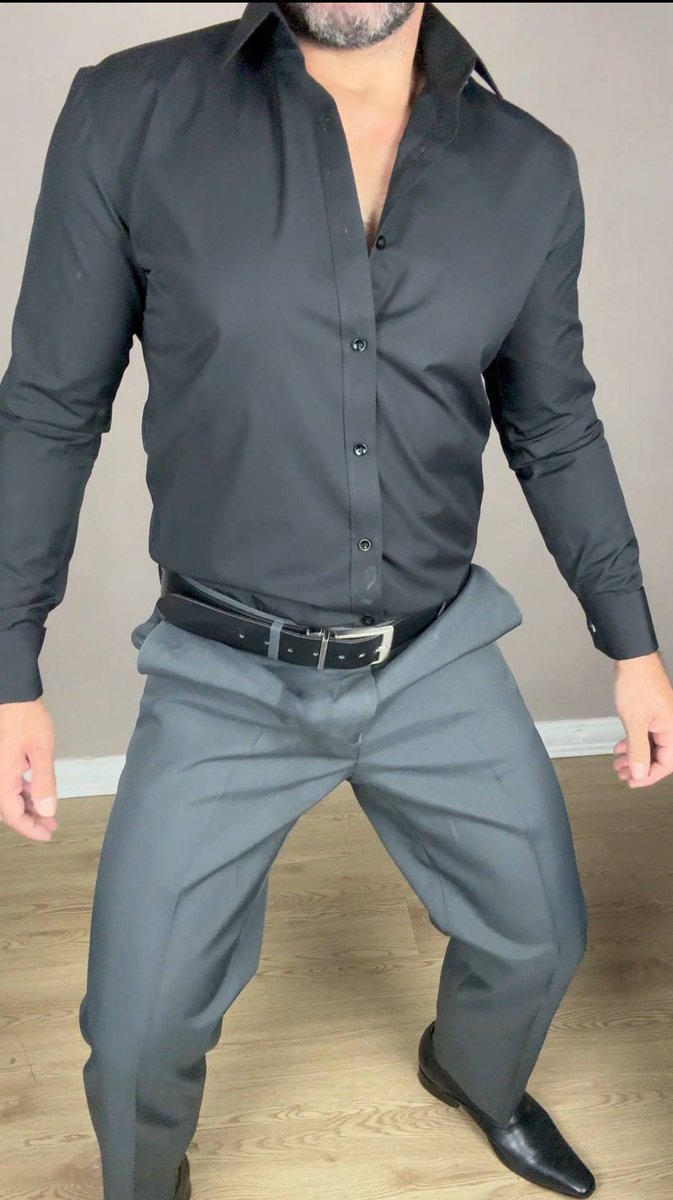 suittieup's tweet photo. https://t.co/wklB6iTfjB 
#suit #suits #suitsformen #suitedup #suittieup #suited #suitstyle #meninsuits #mensuitstyle #suitlover #suitlovers #sock #socks #tie #pantalón #pantsuit #pants #shoes #shoesformen #suitgay https://t.co/cHYw2gwF3k
