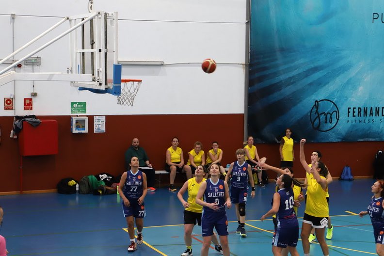CB_Cartama's tweet image. +35 FEM. Nuestras chicas jugaron ante #Salliver que fue superior a nosotras. Hay que seguir entrenando y esforzándose para mejorar y crecer día a día!!! #CrecemosContigo #CBC #BaloncestoCártama