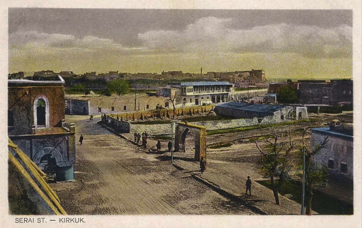 BitlisName's tweet image. “Cezîretü İbn Ömer’de, Musul’un üstünde beldeler, nahiyeler ve köyler vardır. Orada Kürtler oturur. Onlara Hakkâri’yye denir. 

Lor, Kürtlerden Cibal’de bir topluluktur. Onlar İsfehan ve Huzistan arasında oturuyorlar.”

Yakut el-Hamavî (1229) Mûcem’ül-Büldan