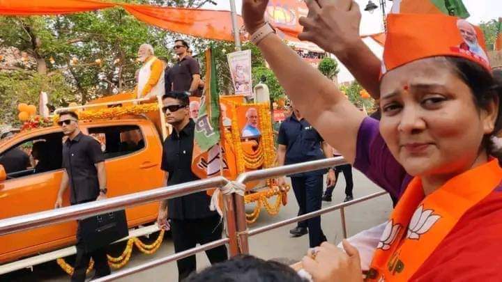 इनका नाम है शालिनी यादव यह 2023  से ही भाजपा की सेवा कर रही हैं,

अब इस मशहूर बीजेपी नेत्री को कोई सपा का मत बता देना,