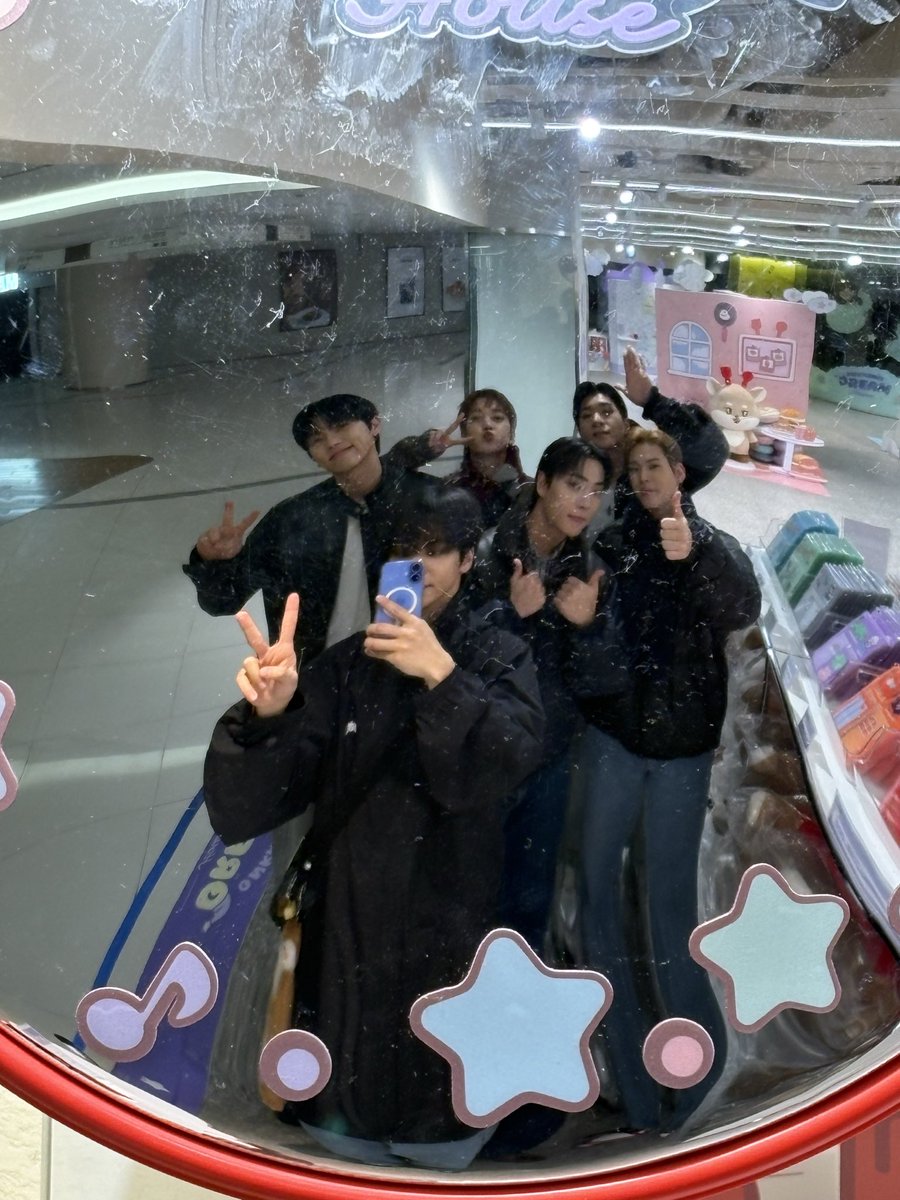 WM_ONOFF's tweet image. [#온앤오프 #ONF]
온꼬미즈 팝업 내일까지ㅠㅠ!
낙서 많이 하고왔어요😎✌🏻