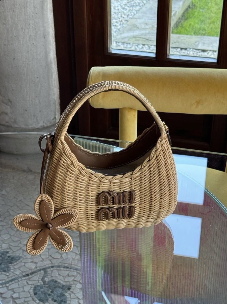 simple dress (@1dress_) on Twitter photo 