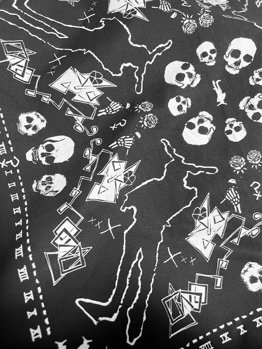 c__m_i_r_d's tweet image. 半衿、どこを見せようか一生悩んでる…そしてやっぱり切るしかない？🥲✂︎