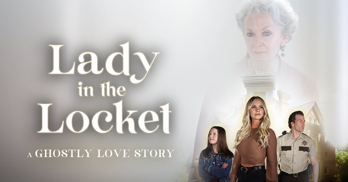 DeskPopEnt's tweet image. Available Now! LADY IN THE LOCKET - Darcy inherits her aunt’s old house, only to find the spirit still lingers. With help from the town’s widowed sheriff and his daughter, she uncovers a buried family secret—and an unexpected romance. #LadyintheLocketMovie #Deskpop