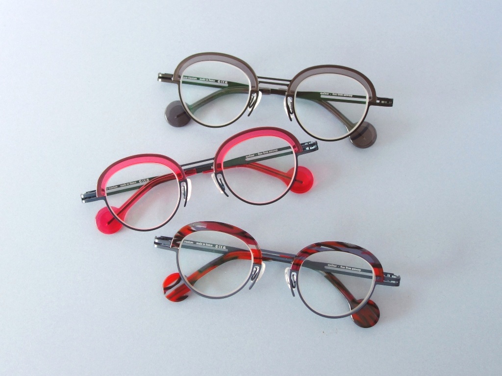 LOYDCLUB's tweet image. 【テオ】新作★EYELINER入荷しました！新作 MAKE UP COLLECTION から登場した eyeliner は、名前のとおり目元をそっと際立たせてくれるフレーム。メイクのアイライナーが表情を引き締めるようにアーチ状のアクセントパーツがまなざしに存在感を与えます。ぜひお試しください！loydclub.hamazo.tv/e10099481.html