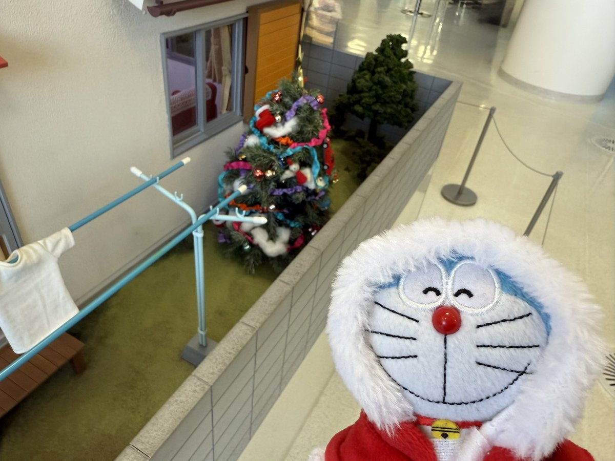 のび太くんち🏠のクリスマス🎄 クリスマスツリー🎄に0系新幹線🚅飾って