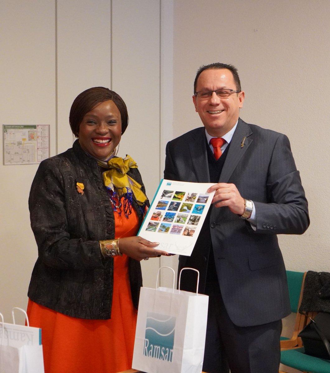 RamsarConv's tweet image. Today 🇻🇪 Ambassador Alexander Gabriel Yánez Deleuze and Yoliangel Rivas Orta were welcomed to the Secretariat by our Secretary General, @MumbaMusondam.
A great discussion on cooperation, national implementation and new opportunities to work together.
#Venezuela #WetlandsMatter…