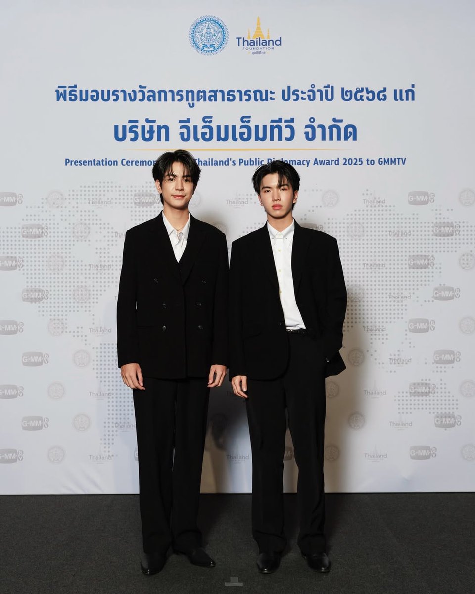 seatalayTH2's tweet image. ✨️ ขอขอบคุณกระทรวงการต่างประเทศ Thailand Foundation และ GMMTV ที่ให้เกียรติเชิญน้องซี น้องคีน และพี่ๆศิลปิน GMMTV ได้ไปร่วมงานพิธีมอบรางวัลการฑูตสาธารณะ ประจำปี 2568 แก่ บริษัท จีเอ็มเอ็มทีวี จำกัด ในครั้งนี้ด้วยนะคะ 🙏🏻💙🧡

TPDA 2025 x SEAKEEN
#GMMTVxTPDA2025
♡ #sea_ta_lay |…