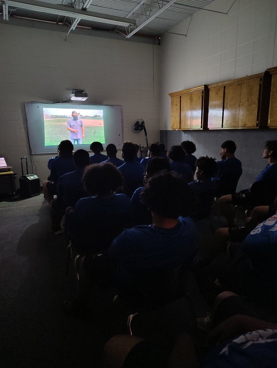 Back from break yesterday and back in the lab.  The week ALWAYS starts with <a href="/2Wordstv/">2Words</a>. Season is over, off-season is here. But we still grow our character no matter the phase of the year.  
#TigerPrideRising #RestoreTheRoar