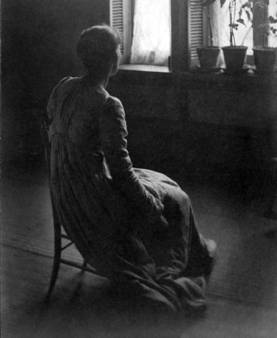 "In dreams I have achieved everything."

Fernando Pessoa / The Book of Disquiet

📷'Evening interior'
Clarence H. White