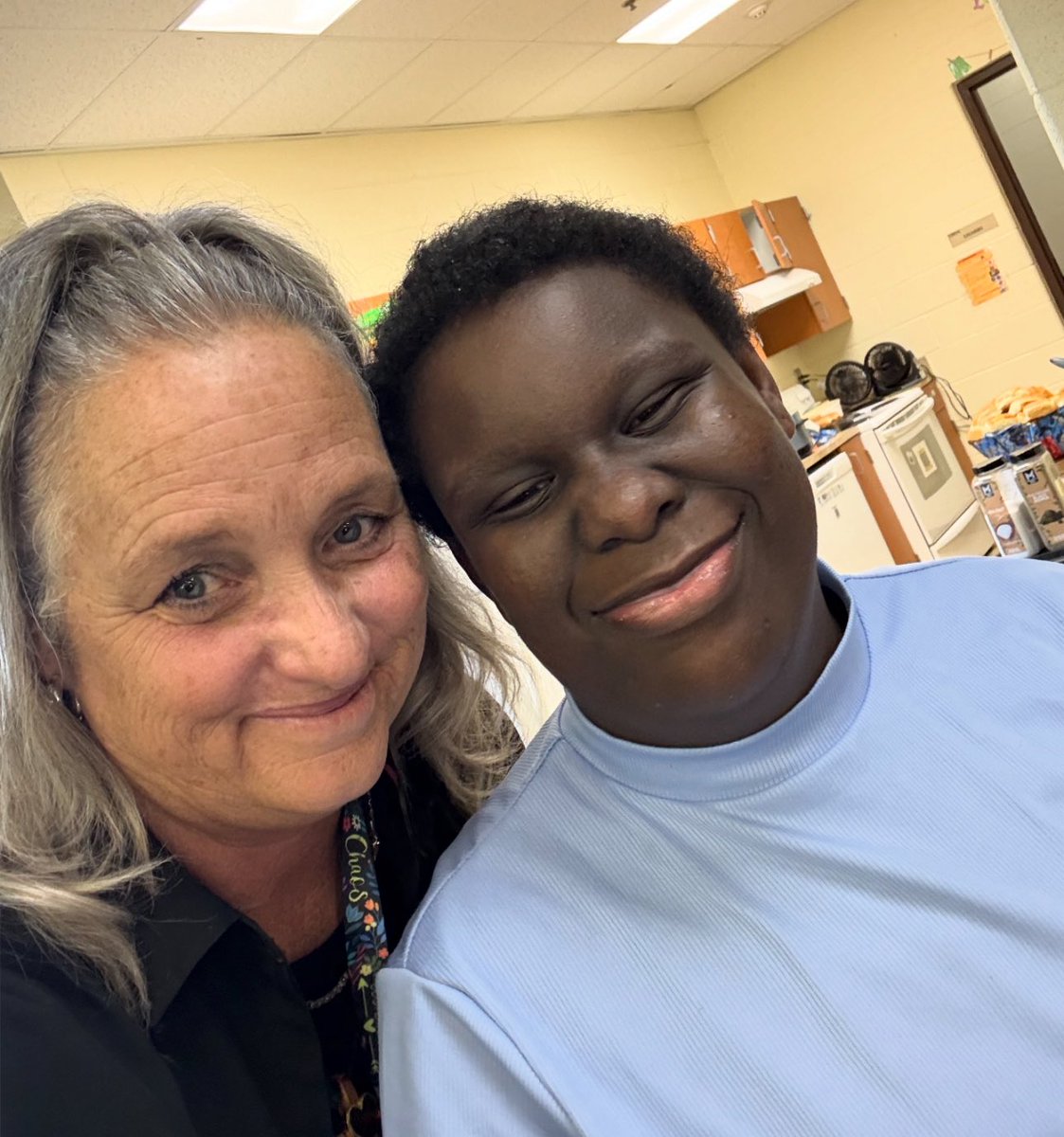 realmomofsumner's tweet image. My sweetest student, she works so hard, overcomes so much, and had her first day at a job yesterday!!!! #sped   #theablenotthelable