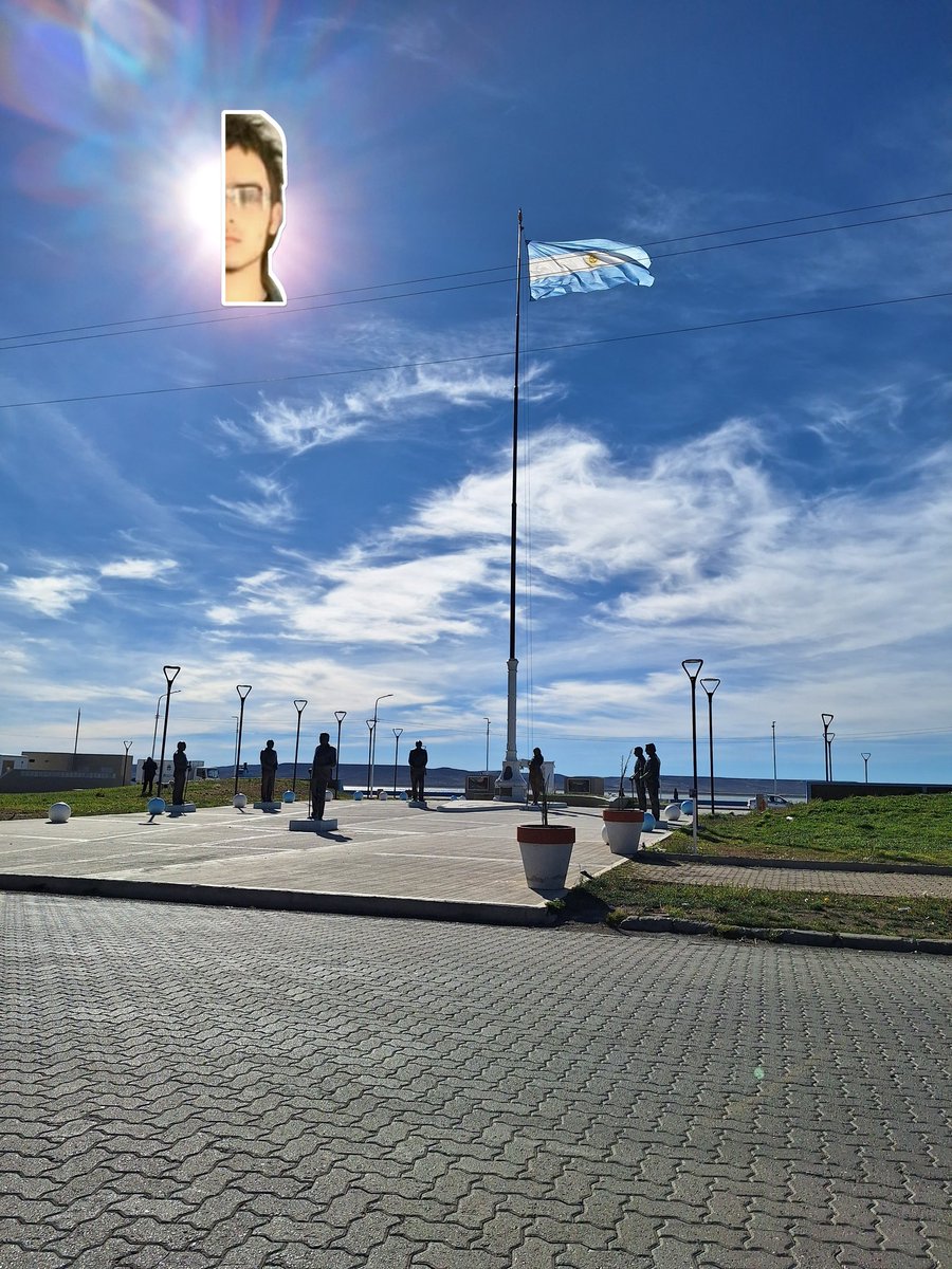 also7's tweet image. Que momento para estar vivo, desde la Patagonia se vio solo la mitad pero se pudo apreciar #eclipsemilton