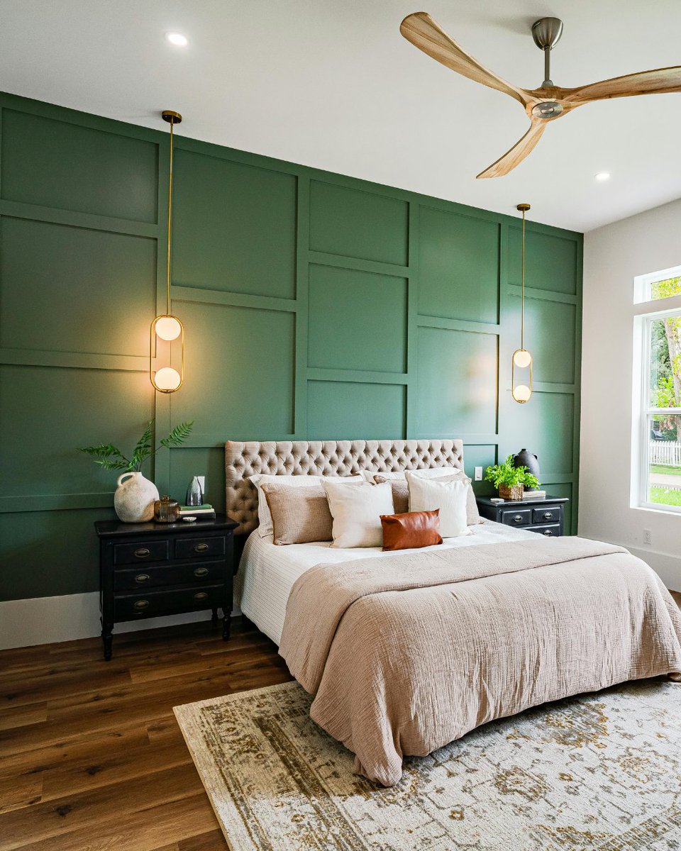 paintzen's tweet image. You don’t need new furniture or décor — a fresh coat of paint gives your room a completely new identity in just a day. #refresh #paint #bedroommakeover #interiordesign #interiordesigntips #masterbedroom #masterbedroommakeover