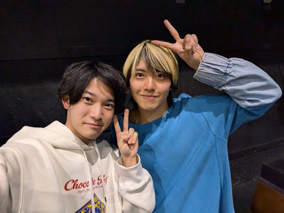 本日もご来場ありがとうございました💫

りょうたが来てくれたよ♪

1日1浅草でりょうたと食べたいラーメン屋あったからいつ来るかなーって思ってたら今日やった🍜

#ミュージカルajabu