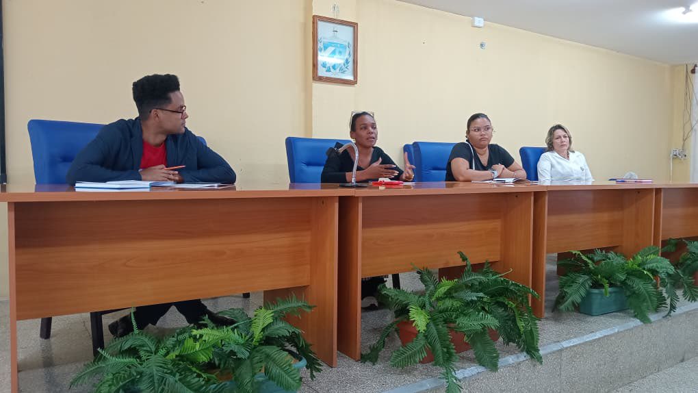 Inspirador intercambio con jóvenes de las universidades de Pinar del Río, Camagüey y Guantánamo en la Expedición Mis Manos Por Cuba 🇨🇺. Debatimos sobre el Programa de Gobierno y compartimos experiencias de impacto social y formación de valores para transformar comunidades.