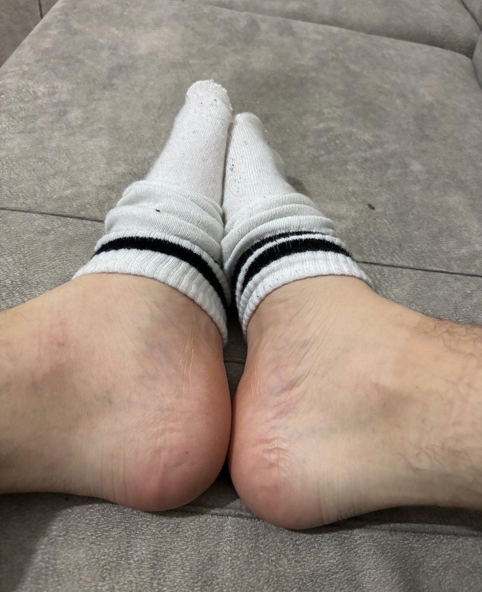 Mete_bdsm's tweet photo. #ankara #fetish #feet #ayak #bdsm #master #slave #gay BDSM master slave fetiş ilgisi olanlar yer var Ankara içi yazsın sadece https://t.co/fOF0SGkBvv