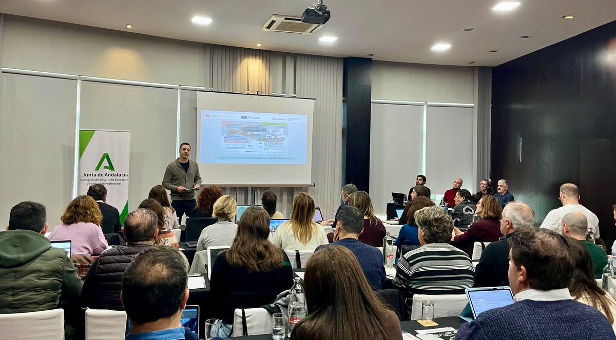 👩‍🏫 Docentes se forman sobre la nueva normativa que regula las enseñanzas de Formación Profesional.
👉  La Consejería ha organizado unas jornadas en las ocho provincias  centradas en la fase de formación en empresa y en la evaluación.

lajunta.es/64p1j