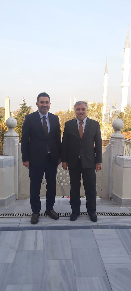 Marmara Üniversitesi Rektörü Prof. Dr. Mehmet Emin Okur’a hayırlı olsun ziyaretinde bulunduk.

Verimli bir fikir alışverişi gerçekleştirdik. Misafirperverlikleri için teşekkür ediyor, kendilerine görevlerinde başarılar diliyorum.