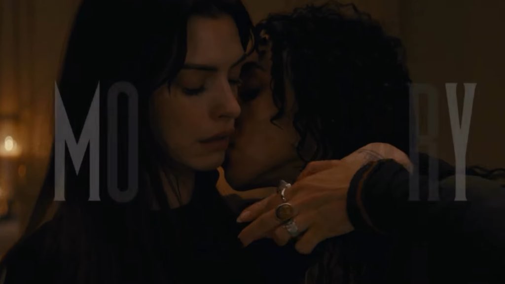 hathaaway's tweet image. BABE WAKE UP ANNE HATHAWAY PLAYING ANOTHER GIRL KISSER