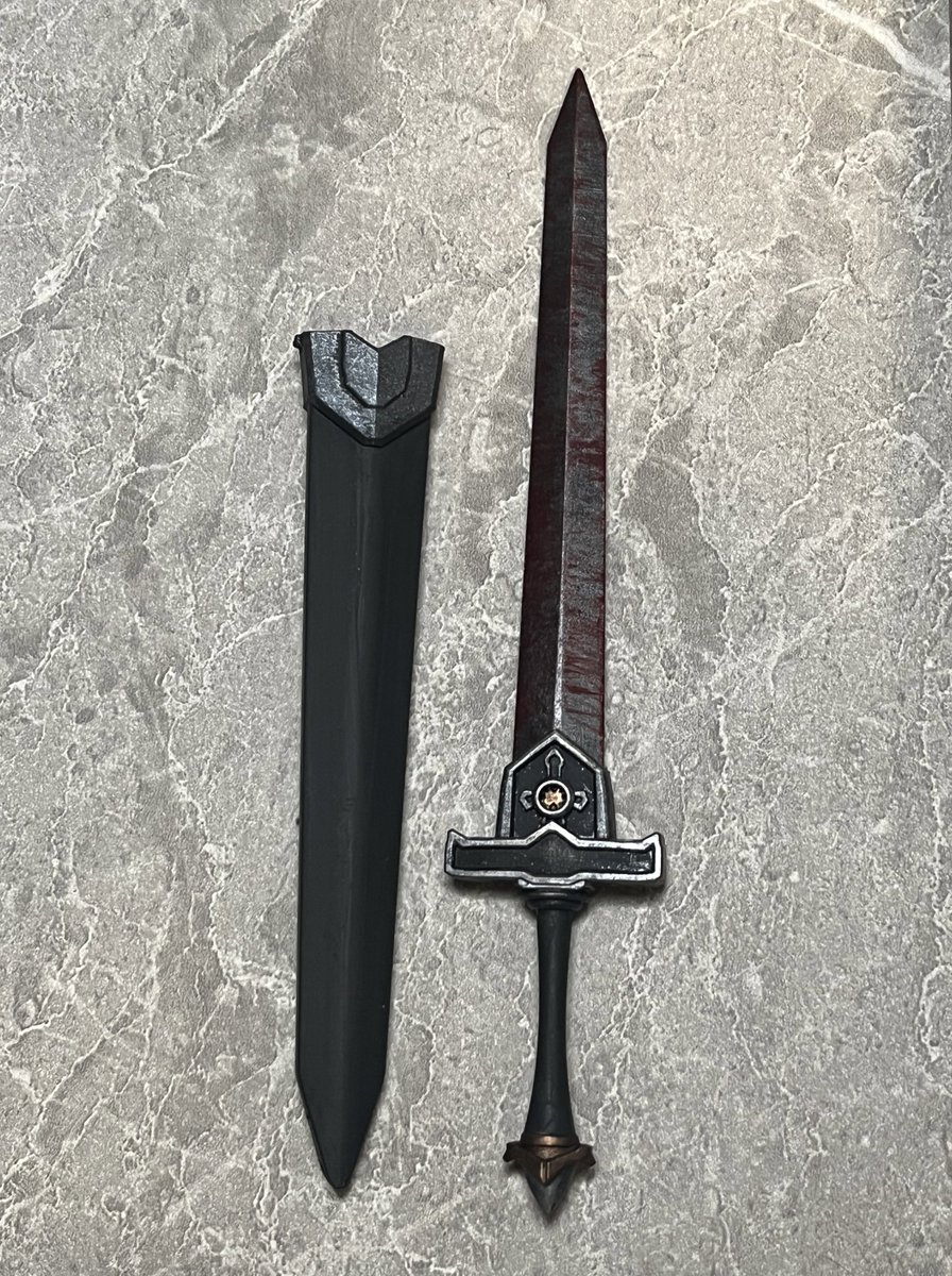 mizumore_bityo's tweet image. こちらのソードも完成。
某ダークファンタジーの代名詞の漫画から取ったような雰囲気のソード。
大剣サイズでは無いものの、重めのソードに寄った感じでいいですね。
今回はとにかくシンプルに、余り色を乗せないで纏まるようにしてました。
次回はもっと黒を強く使おうかと。
ありがとうございました