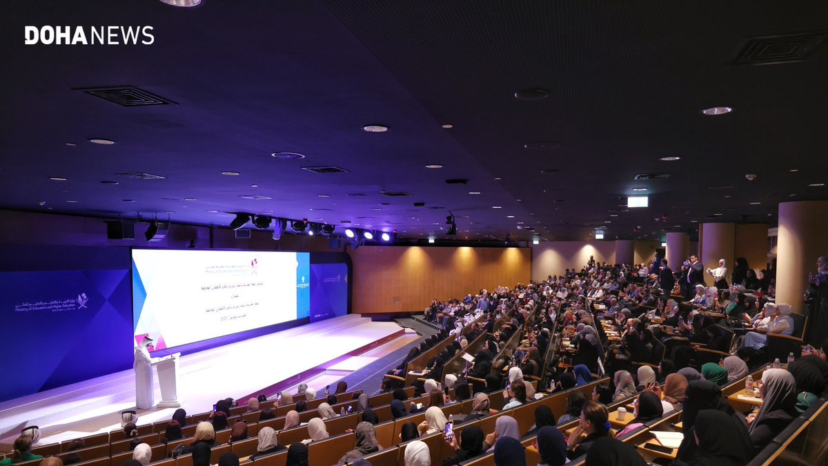 dohanews's tweet image. .@Qatar_Edu launched the second Arabic Language Forum for private schools and kindergartens on Monday. Held under Minister @Lolwah_Alkhater’s patronage, the two-day event focuses on curricula, teacher skills, innovation and AI tools for #Arabic teaching. A #GCC-wide team was also…