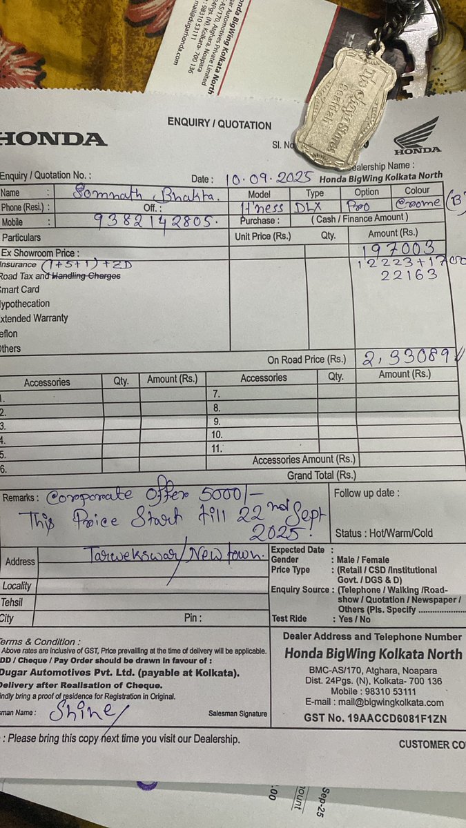 KamleNabankur's tweet photo. @honda2wheelerin @BigWingIndia @DugarHonda bad experience at Bigwing Dugar Kolkata North. Was overcharged after being promised no hidden fees.I paid earlier now they they refused to refund.I have attached the quotation what I payed .please help me to get my refund #scam #fraud https://t.co/ONax8b4NQK