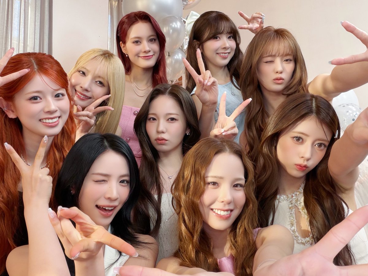 NiziU__official's tweet image. NiziU 5th Anniversary Special with U
ありがとうございました💌

デビューしてから5年間、
どんな時もWithUのみなさんが一緒にいてくれたおかげでここまで来れました！

6年目も、これからも
支え合ってどこまでも旅しましょう⛴️

#NiziU_5th_Anniversary 
#NiziU #ニジュー #니쥬 #WithU