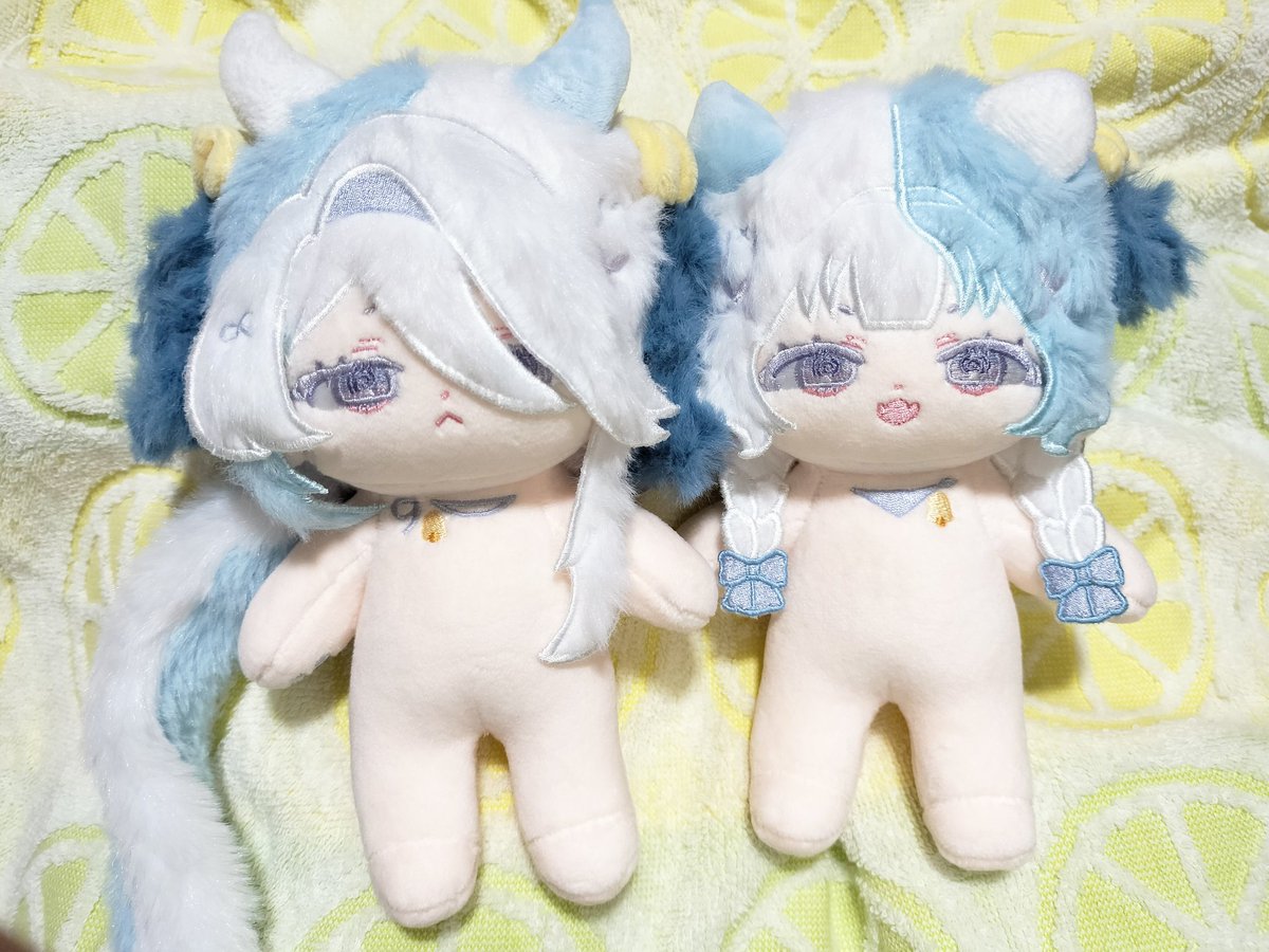 🐮🐮ちゃん達にお揃いのお洋服を作っていただいてて☺️ 着せ方で感じ