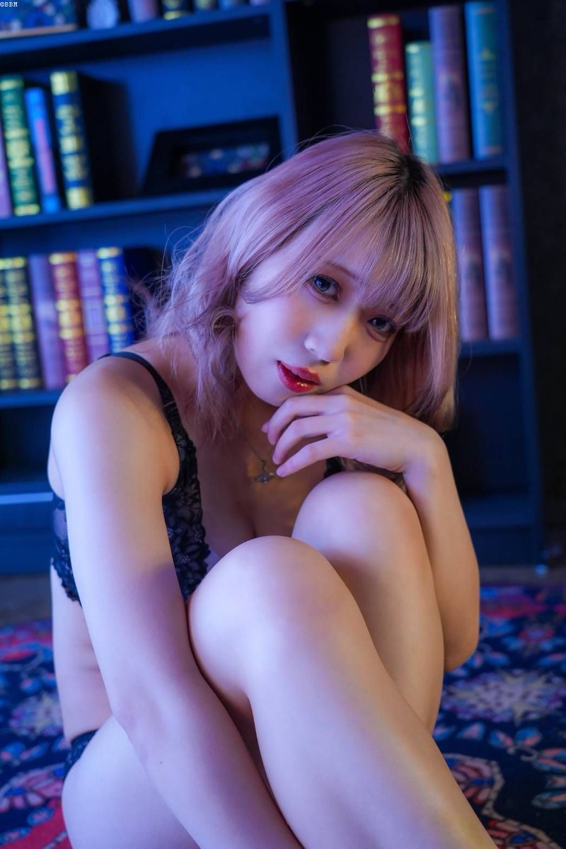 RINGPLUS2024's tweet image. 発売中の週刊プロレス別冊「RING PLUS vol.10」
マリーゴールドの松井珠紗選手の未公開写真です

ダークネスレボリューション入りしてから
リング上が充実、タッグベルトを巻き
「松井って闇かわいいよね」
という評判もよく耳にします

ぜひご覧ください

#pw_mg 
#D_Revo
#RINGPLUS