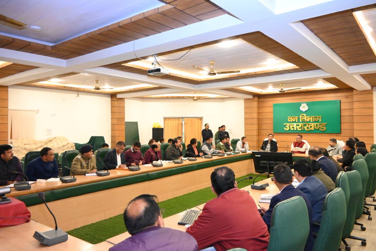 ganeshjoshibjp's tweet image. मसूरी में 24-29 दिसम्बर तक आयोजित होने वाले &apos;विंटर लाईन कार्निवाल 2025&apos; की तैयारियों की आज समीक्षा की।
संस्कृति, कला, एडवेंचर स्पोर्ट्स, मैराथन और फूड फेस्टिवल का अद्भुत संगम। मेरा आग्रह है कि सभी इस भव्य आयोजन में प्रतिभाग कर, मसूरी के गौरवशाली उत्सव का हिस्सा बनें।