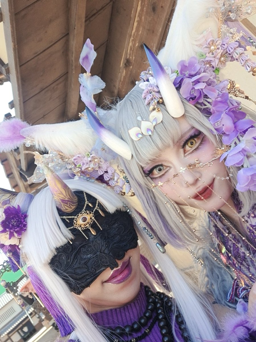 紫の素敵なお狐様..🦊💜
初めましての飛沫さん(<a href="/S___bucky/">飛沫·̩͙⋆.*･ﾟshibuki</a>)とお写真ご一緒させて頂きました✨
直視するのも烏滸がましい程お美しくてドキドキしました💓///
以前から存じ上げておりましたが、お写真そのままのお美しさでﾋｭｯと息をのみました😇✨