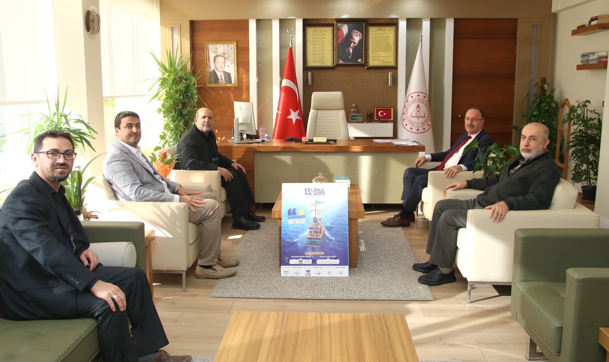 Antalya Ahlak Kültür Çevre Eğitim ve Yaşam Derneği ile Ufka Yolculuk Bilgi ve Kültür Yarışması Heyeti, İl Millî Eğitim Müdürümüz Sayın Mehmet Yasin Eriş’i makamında ziyaret etti.

Nazik ziyaretleri dolayısıyla kendilerine teşekkür ederiz.

<a href="/tcmeb/">Millî Eğitim Bakanlığı</a> <a href="/Yusuf__Tekin/">Yusuf Tekin</a> <a href="/Mehmetyasineris/">Mehmet Yasin Eriş</a>