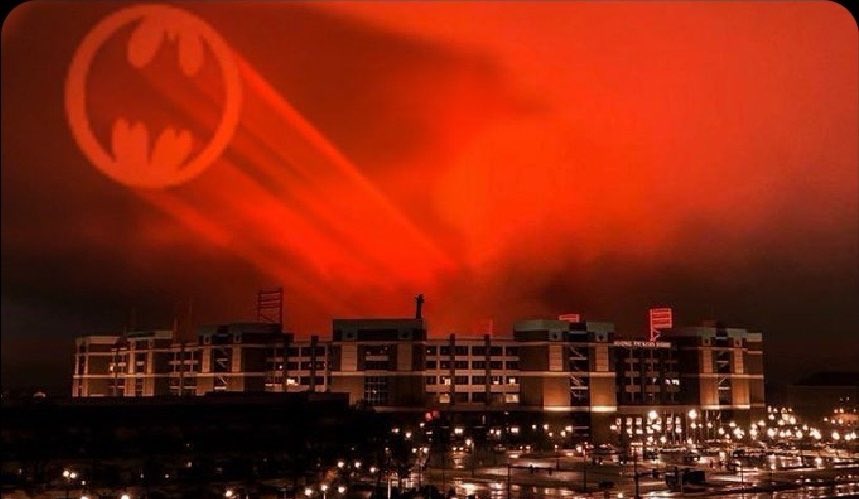 cowpoke_u's tweet photo. Day 8 of putting up the #BatSignal for @kaydinjoness &amp; hoping for a Thurman, Barry backfield with Hawkins &amp; KD 🤠🤞 https://t.co/tiZkDocUtv