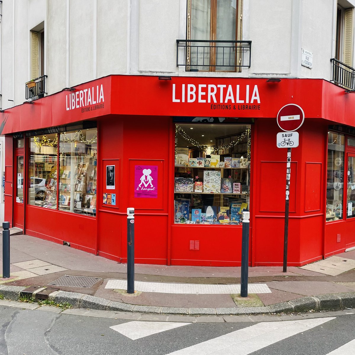 LibertaliaLivre's tweet photo. Jusqu’au 24 décembre, la librairie Libertalia de #Montreuil sera ouverte tous les jours de 10h à 20h.

Venez faire vos cadeaux chez nous. Vous contribuerez ainsi à notre indépendance et à notre irrévérence.

Au 12, rue Marcelin-Berthelot, métro Croix-de-Chavaux. https://t.co/5KEEHp657r