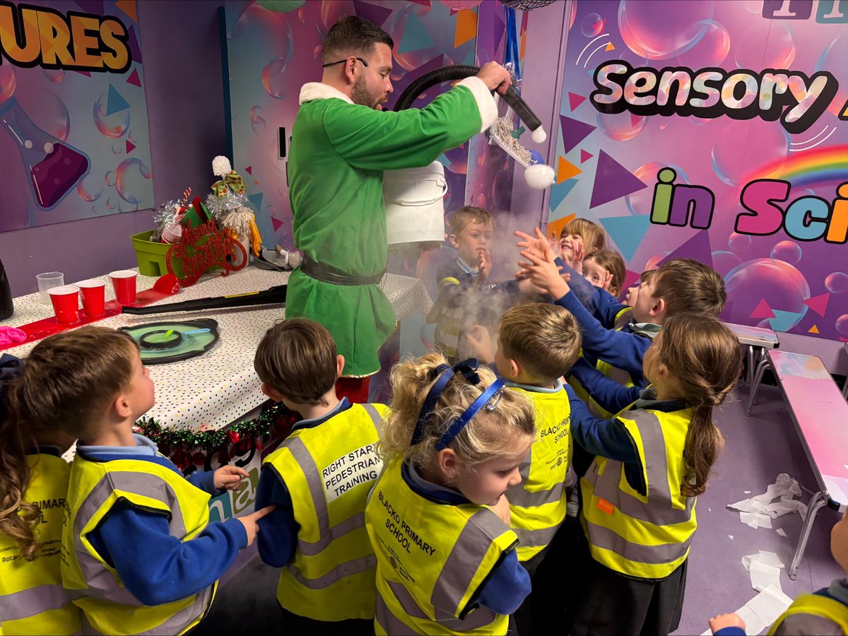 Part 4: Finally, following the science floor we headed to meet a very special elf. He even knew our elf Tim. We experimented with ice from the north pole, created our own snow balls and even made some green slime. Thank you for a truly incredible day <a href="/imaginethatliv/">Imaginethatliverpool</a> #EYFS