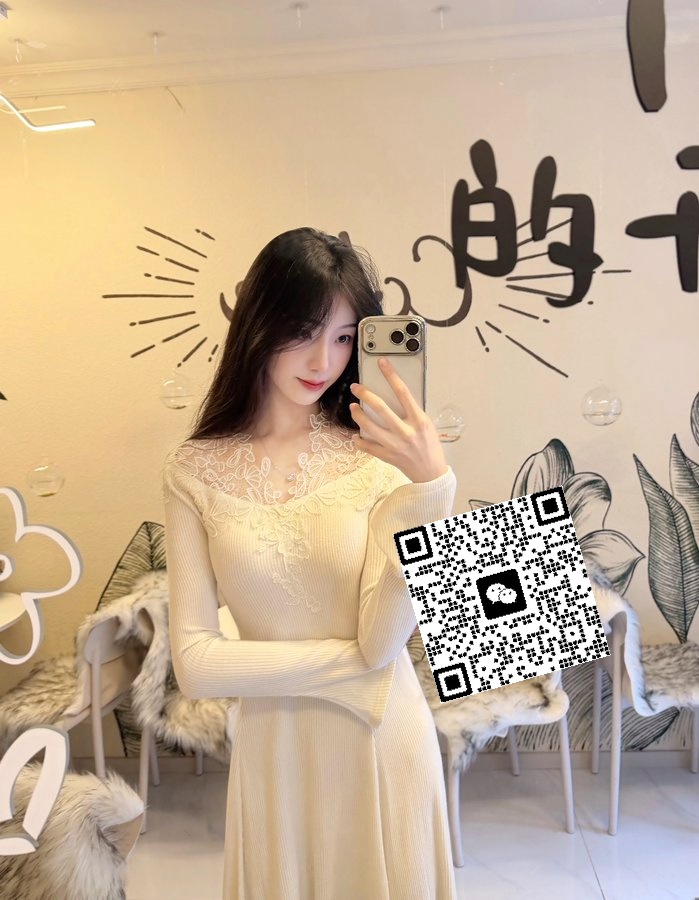 RAVIKAN08103029's tweet image. 晚上跑步的时候风吹在脸上，感觉整个人都活过来了。喜欢这种流汗的感觉。打针之后酒量直线下降，一杯啤酒就晕了。也好，省酒钱了。#锁骨 #健身房 #体脂率