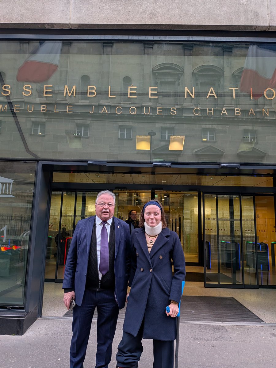 🇫🇷 Très heureux de recevoir aujourd'hui ma collaboratrice Emma Vallain  en réunion de groupe à l'Assemblée, un témoignage émouvant et plein d'espoir. 

Un grand merci à <a href="/MLP_officiel/">Marine Le Pen</a> et à tous mes collègues du <a href="/groupeRN_off/">Groupe Rassemblement National</a> pour leur accueil !