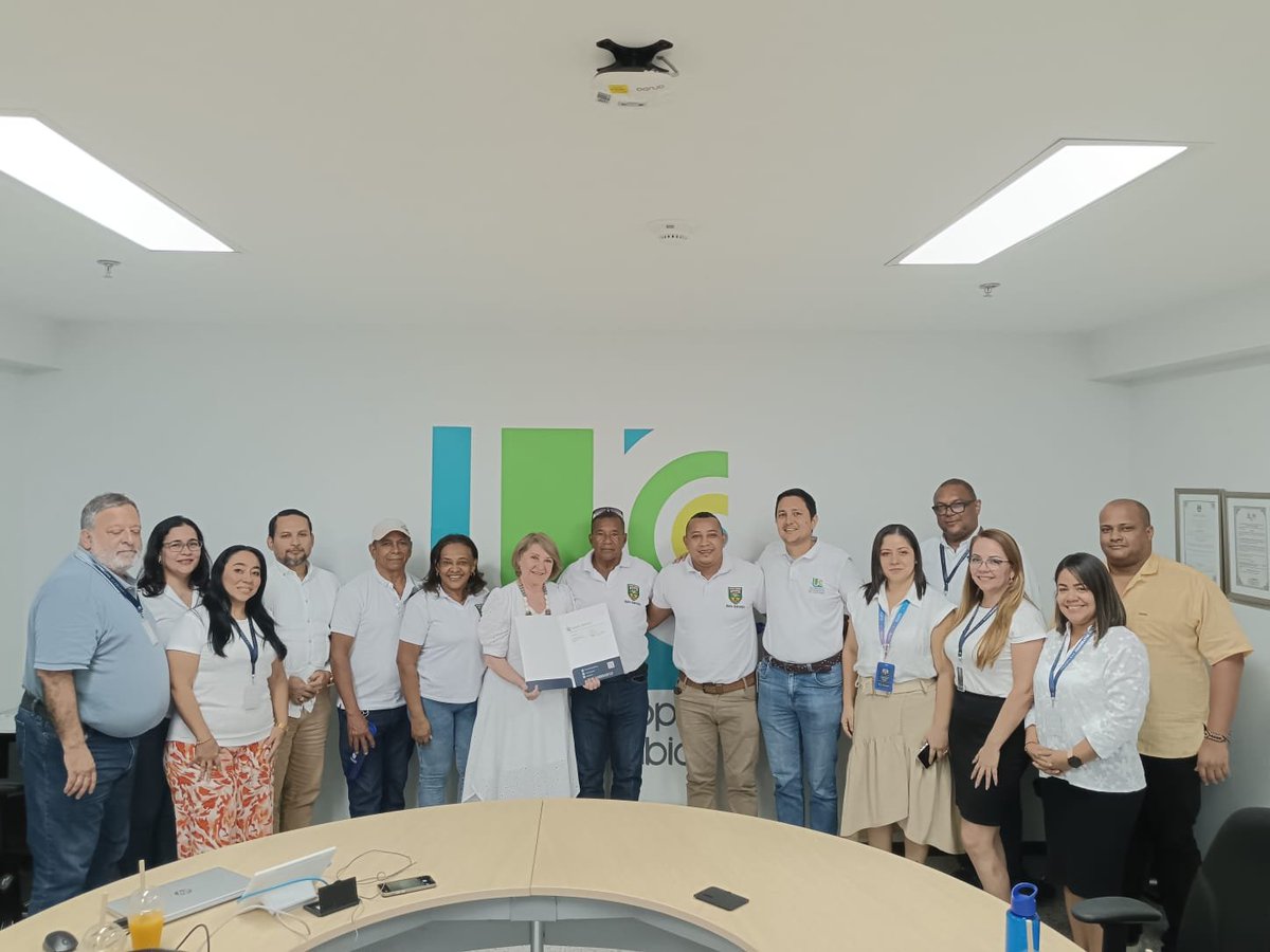 ElInformador_SM's tweet photo. #Distrito | UCC y barrio La Bolivariana consolidan nuevo convenio de cooperación

https://t.co/4PhxTyVwN5 https://t.co/HZxNNHNALL