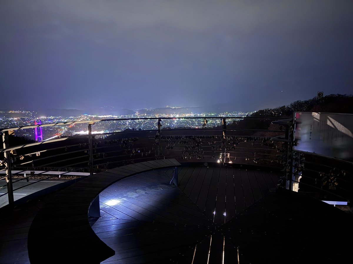 re_stein19's tweet image. 久しぶりの聖地巡礼
夜景最高過ぎた
#よふかしのうた