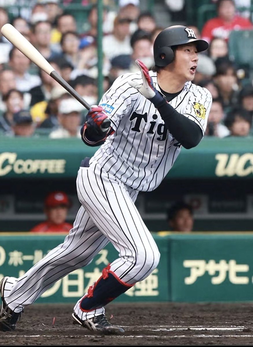 33single_mam's tweet photo. 今1番大好きで
1番気になっている人で
もっと早く知りたかったと思った人

この人を見ていたくて
毎日動画を観漁っていて
元気な時に
球場に会いに行きたかった。
応援したかった。

どんな時でも
何事にも負けずに
感謝の気持ちを持ち続け
頑張る人が大好きだ。

#横田慎太郎
#もう一度阪神ファンへ https://t.co/c0TtuqbqDD