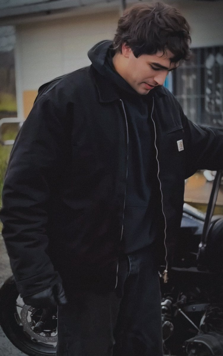 Star ✨️...
#MertRamazanDemir