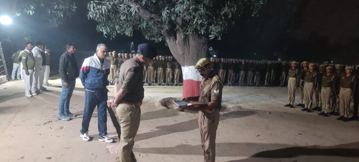 fatehpurpolice's tweet image. #Spfhr के निर्देशन में #co लाइन द्वारा रिजर्व पुलिस लाइन फतेहपुर में  पुलिस आरक्षी पद की चल रही ट्रेनिंग के सम्बंध में रिक्रूट आरक्षियों से वार्ता कर फीडबैक प्राप्त किया गया l साथ ही आवासीय व्यवस्था, मेस कैंटीन इत्यादि का भ्रमण कर जानकारी ली गई एवं प्रशिक्षण व्यवस्था को और भी…