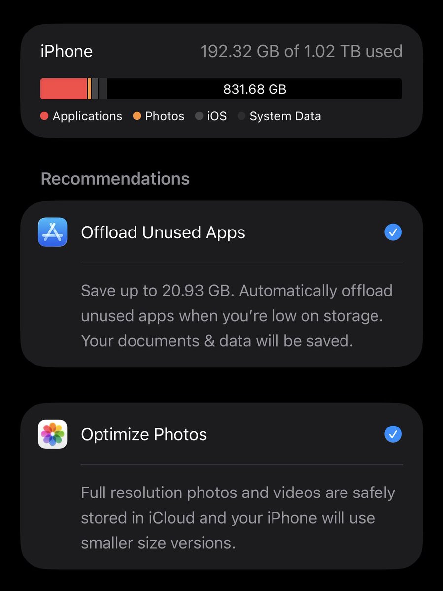 Plengeiizimus's tweet image. เจอทวิตนี้ แล้วรุสึกตัวเองโง่มาก 5555555 จ่ายเงินซื้อ icloud 2 TB มาเกิน 1 ปี เพิ่งได้ลองกด enable ตรง photo 🤦🏻‍♀️🤦🏻‍♀️ ละชั้นเสียเวลา(เสียเงินด้วย)มีปัญหากับเมมเต็มมาตลอด 1 ปีเพราะไม่ได้กดปุ่มนี้ กดปุ่มเดียว เมมกลับมาเหลือเฟือเลย 🤪