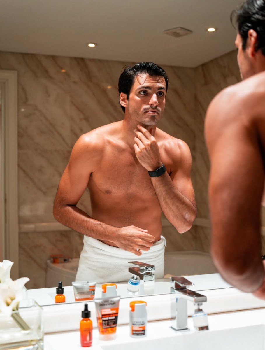 chilionswift's tweet image. NURSE he&apos;s whoring out on main AGAIN.