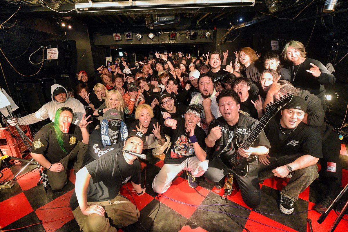 12/1 新宿ANTIKNOCK 

キング7年間お疲れ様でした。
また同じステージでやりましょう。