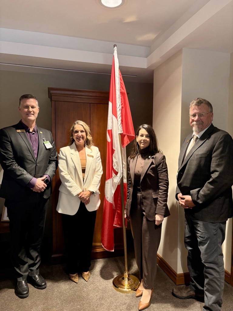 chickenfarmers's tweet photo. Thanks to MP @KristinaTesserD for meeting with Chicken Farmers of Canada representatives this morning! https://t.co/ULV0THKjLy