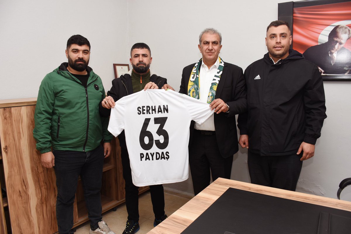 Şanlı Gençlik taraftar derneği olarak başkanımızı ziyaret ettik misafir perverliği için kendisine taraftarımız adına teşekkür ediyoruz <a href="/serhanpaydas/">Avukat Serhan PAYDAŞ</a> <a href="/Sanli_Genclik/">ŞANLI GENÇLİK TARAFTARLAR DERNEĞİ</a>